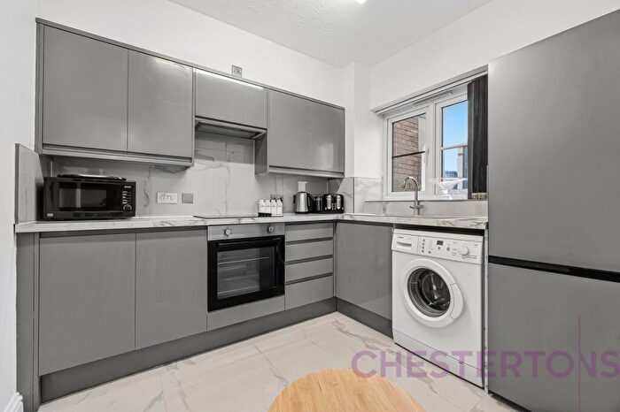 2 Bedroom Flat To Rent In Wheat Sheaf Close, Millwall, E14