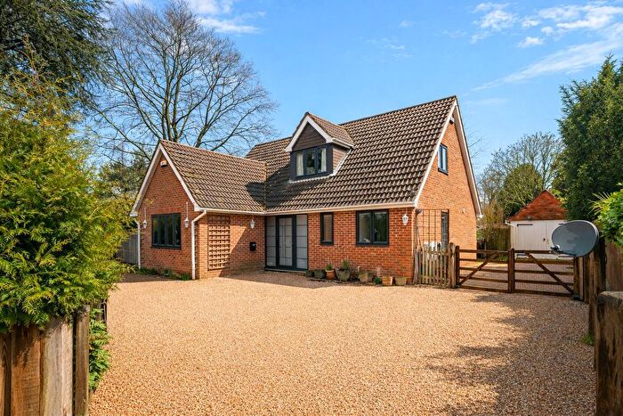 3 Bedroom Chalet For Sale In Lyndhurst Road, Brockenhurst, SO42