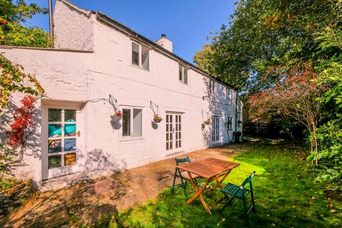 3 Bedroom Cottage To Rent In Hanson Lane, Lockwood, Huddersfield, HD1