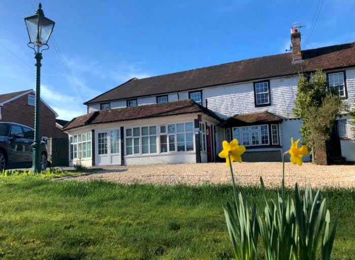 3 Bedroom End Of Terrace House To Rent In Bassetts Hill, Dormansland, Surrey, RH7