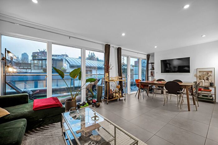 2 Bedroom Flat For Sale In Dance Square, Clerkenwell, London, EC1V