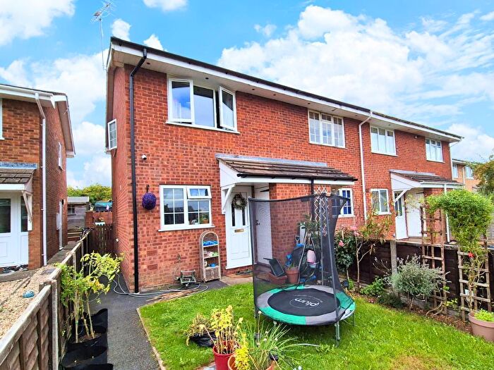 2 Bedroom End Of Terrace House For Sale In Blanchard Close, Leominster, Herefordshire, HR6