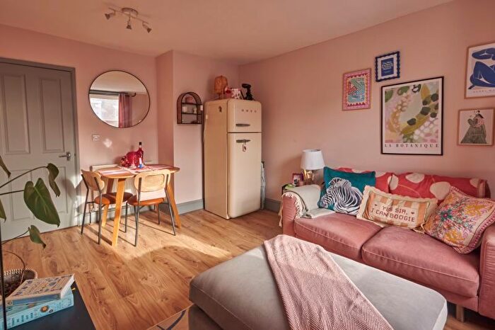 1 Bedroom Flat To Rent In Blackboy Road, Exeter, EX4