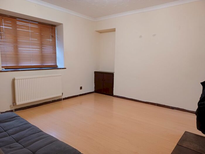 1 Bedroom Flat To Rent In Haywards, Teviot Avenue, South Ockendon, Essex RM15