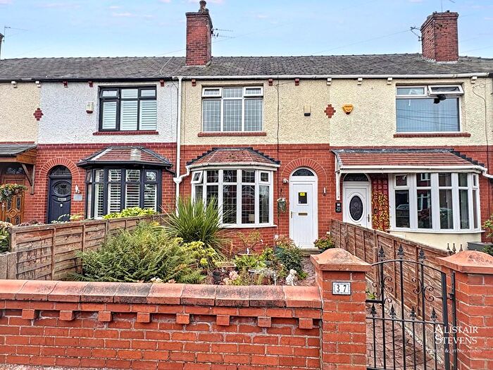2 Bedroom Terraced House For Sale In Springwood Avenue, Chadderton, OL9