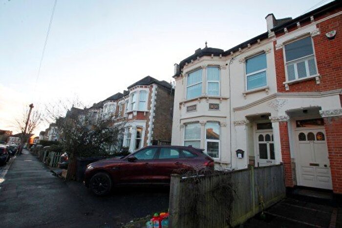 Studio To Rent In Venner Road, London, SE26