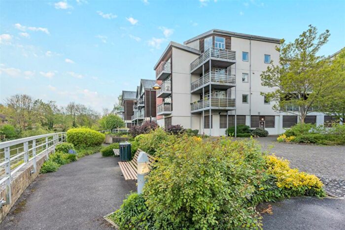2 Bedroom Flat To Rent In Kingfisher Meadow, Maidstone, ME16