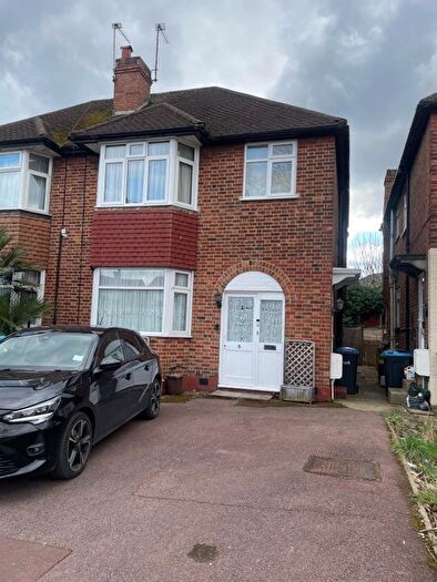 2 Bedroom Maisonette To Rent In Bridge Close, Enfield, EN1