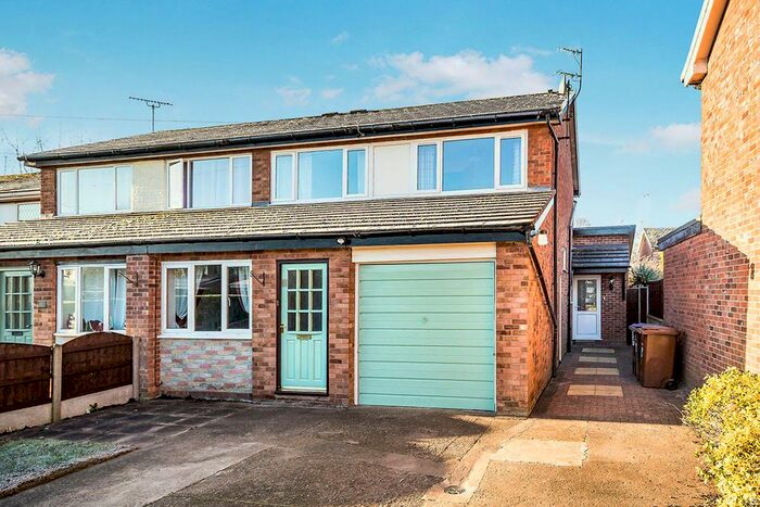 3 Bedroom Semi-Detached House To Rent In Windsor Close, Oswestry, Shropshire, SY11