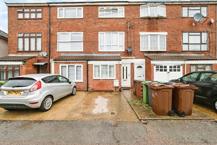 3 Bedroom Terraced House For Sale In Victoria Road, Dagenham, Essex, RM10