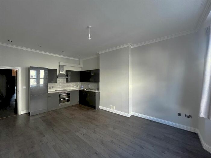 2 Bedroom Flat To Rent In Clarence Square, Brighton, BN1