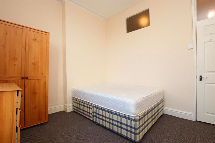 1 Bedroom Flat To Rent In Newbridge Hill, Bath, BA1