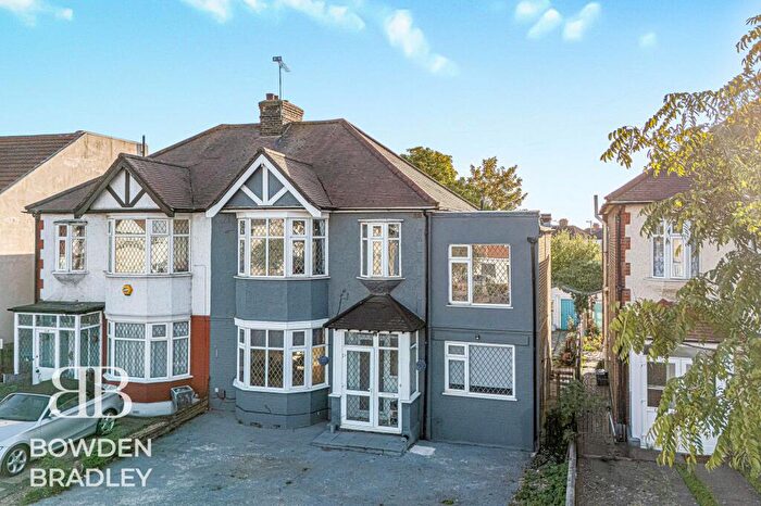 5 Bedroom Semi Detached House For Sale In Woodford Avenue, Ilford, IG2
