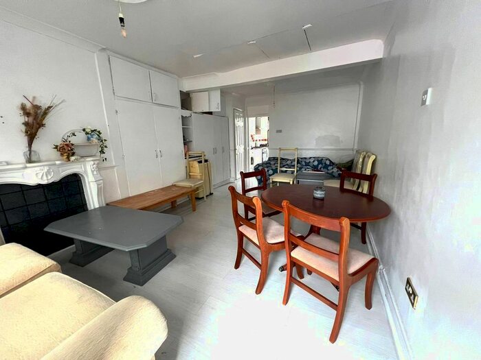 1 Bedroom Flat To Rent In Aldborough Road South, Seven Kings, Ilford, IG3