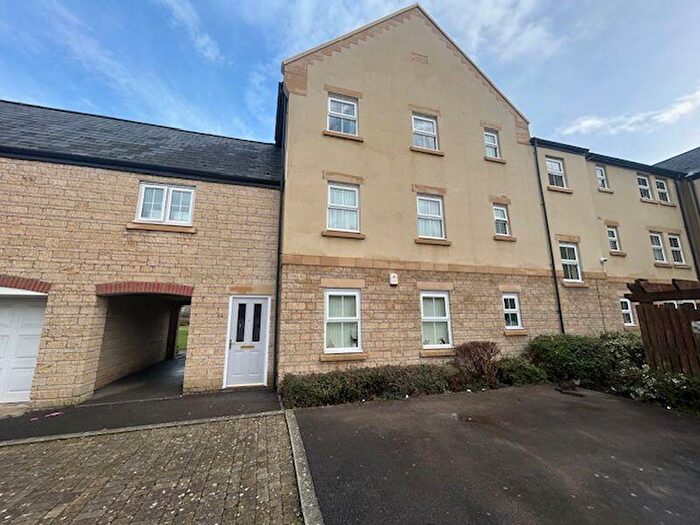 2 Bedroom Coach House To Rent In Bedroom Coach House To Rent, Cassini Drive, North Swindon, SN25