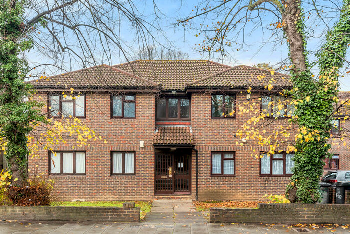 2 Bedroom Apartment To Rent In Baring Road, Grove Park, SE12