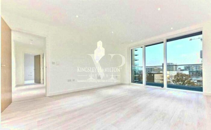 2 Bedroom Flat To Rent In Skyline Apartments, Devan Grove London, N4