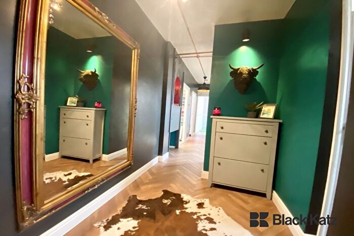 2 Bedroom Flat For Sale In Neckinger Enid Street, London Bridge / Bermondsey, SE16