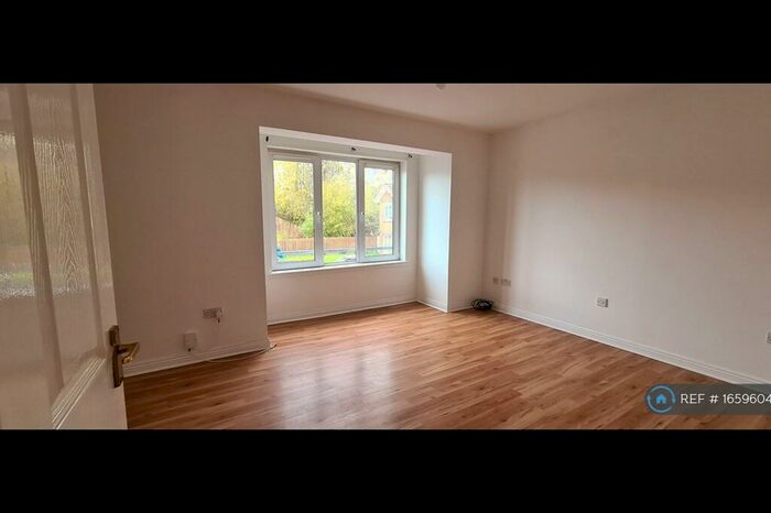 2 Bedroom Flat To Rent In Freeneuk Lane, Cambuslang, Glasgow, G72