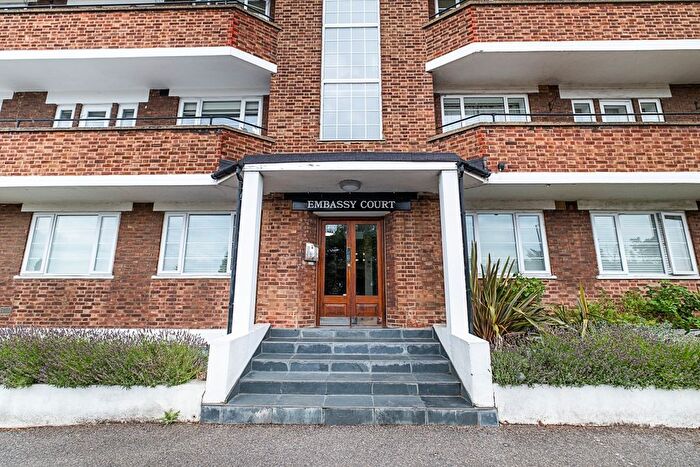 3 Bedroom Flat To Rent In Portsmouth Road, Surbiton, KT6