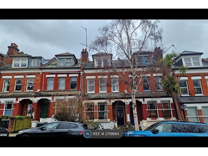 Studio To Rent In Hillfield Avenue, London, N8