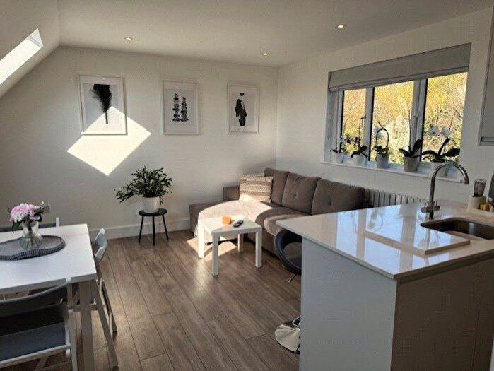 3 Bedroom Flat To Rent In Whitton Avenue West, Greenford, UB6