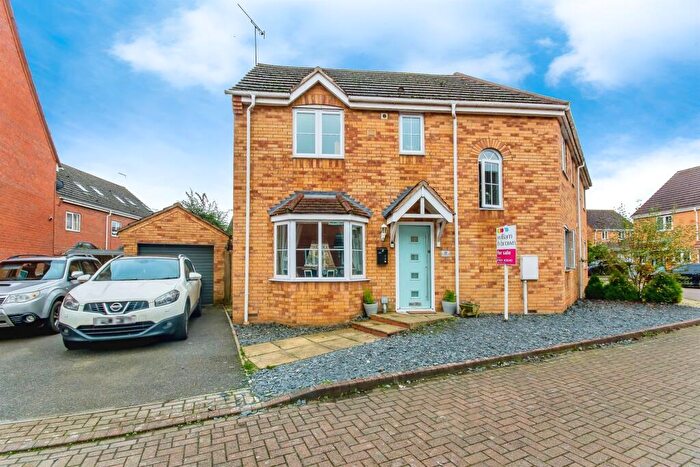 4 Bedroom Semi-Detached House For Sale In Minerva Close, Ancaster, Grantham, NG32