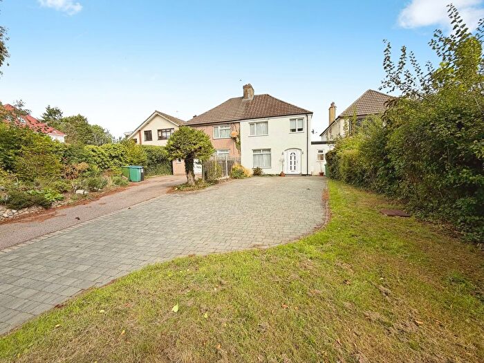 3 Bedroom Semi-Detached House For Sale In Sheepcot Lane, Watford, Hertfordshire, WD25