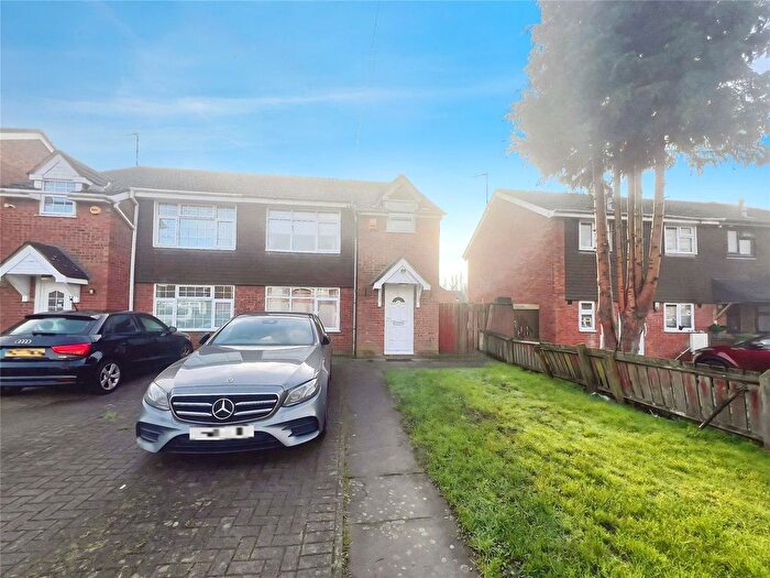 3 Bedroom Semi-Detached House To Rent In Glaisdale Gardens, Wolverhampton, West Midlands, WV6