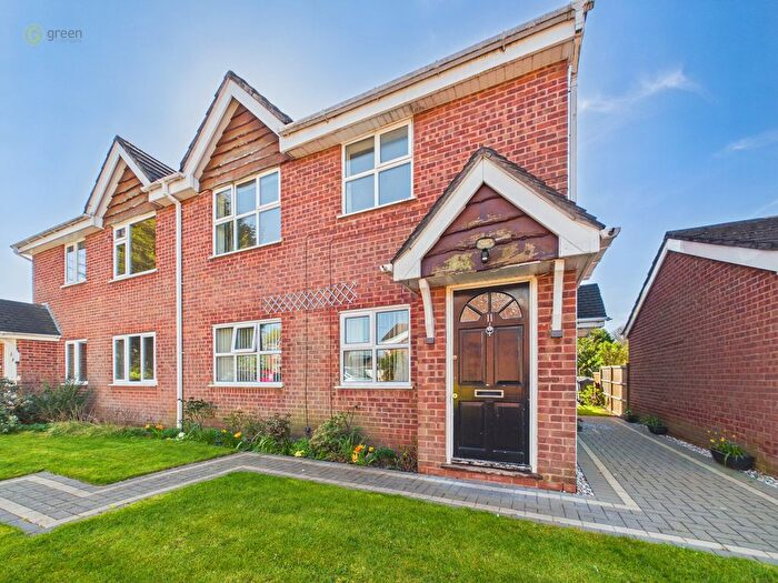 2 Bedroom Flat For Sale In Beauchamp Close, Walmley, Sutton Coldfield, B76