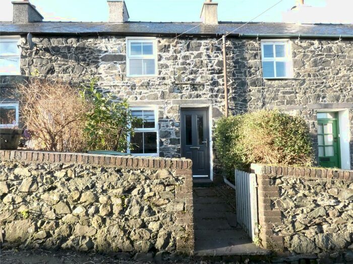 2 Bedroom Property To Rent In Minffordd, Bangor, Gwynedd, LL57