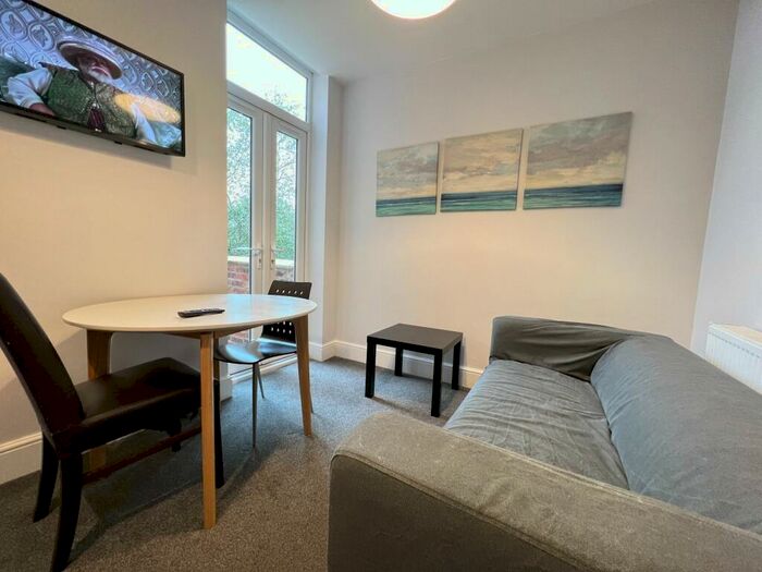 2 Bedroom Apartment To Rent In A Lees Hill Street, Nottingham, NG2