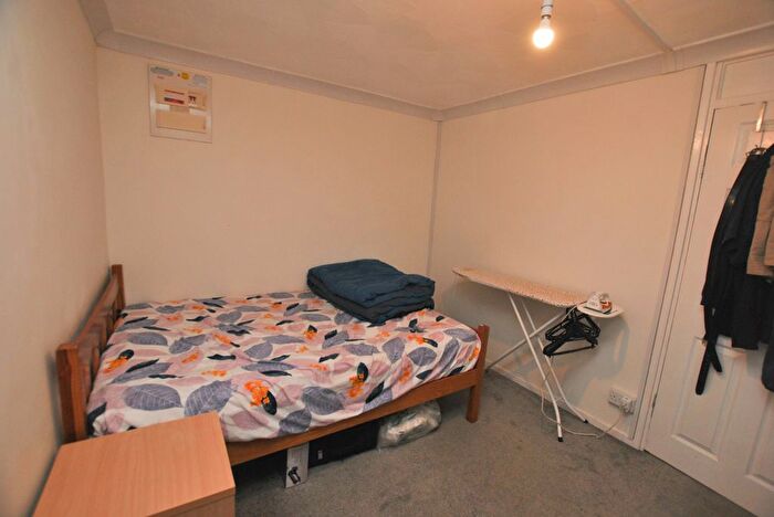 2 Bedroom Flat For Sale In Grinshill Flats, Severn Drive, Wellington, Telford, TF1