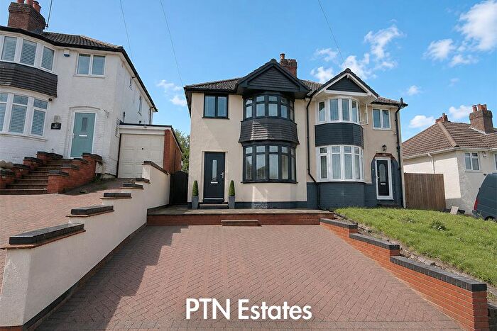 3 Bedroom Semi-Detached House For Sale In Trafalgar Road, Tividale, Oldbury, B69