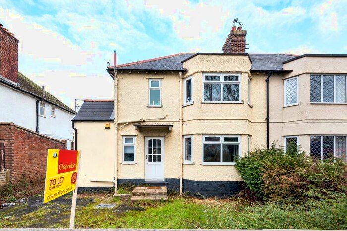 4 Bedroom Semi-Detached House To Rent In Botley Road, Botley, OX2