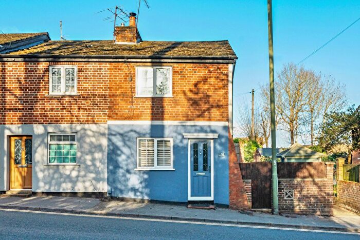 2 Bedroom End Terrace House For Sale In Farnborough Road, Farnham, GU9