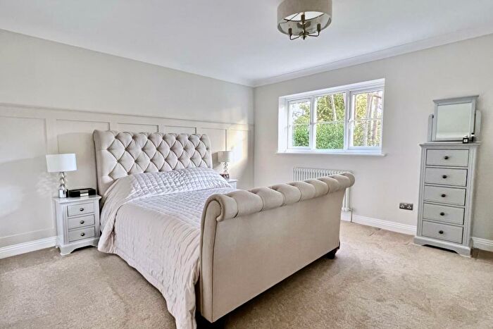 5 Bedroom Detached House For Sale In Hobbs Park, St Leonards, BH24