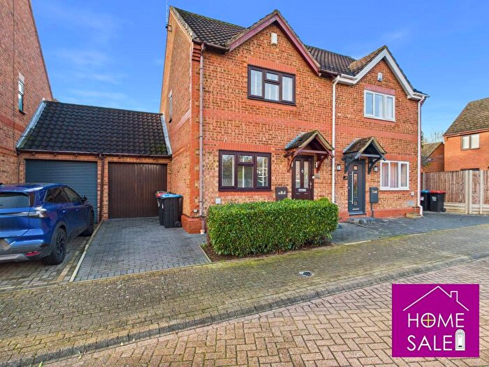 3 Bedroom Semi-Detached House For Sale In Furzton, Milton Keynes, MK4