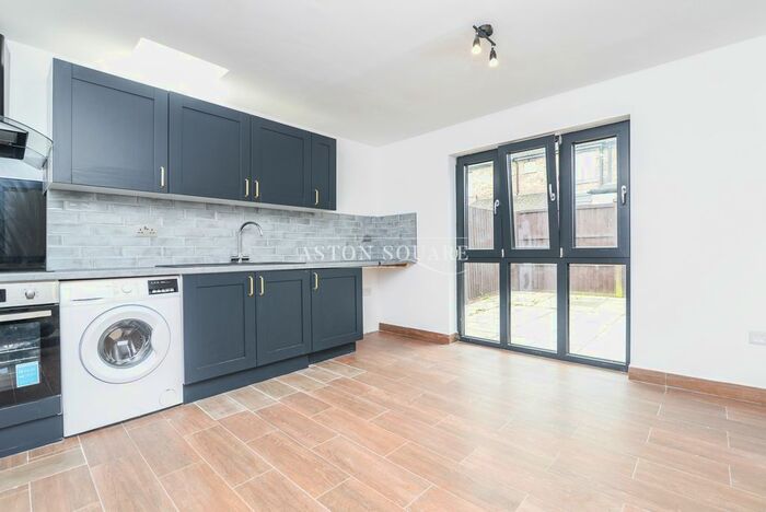 1 Bedroom Flat To Rent In Cloister Road, London, NW2