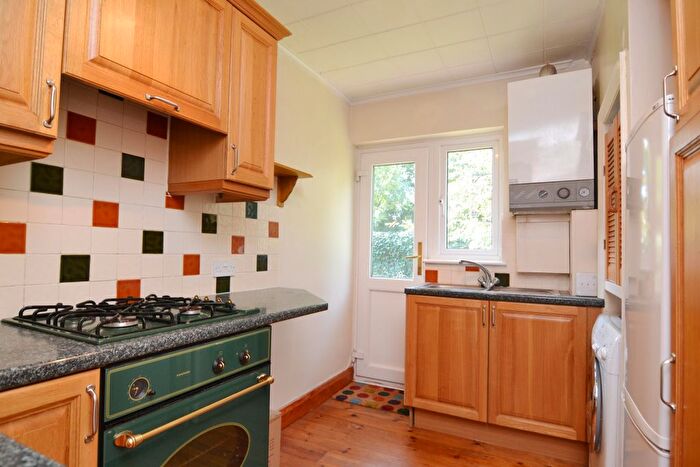 2 Bedroom Flat To Rent In Manor Road, Twickenham, TW2