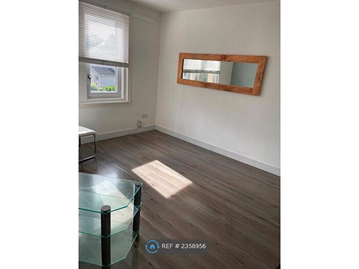 2 Bedroom Flat To Rent In Chantinghall Terrace, Hamilton, ML3