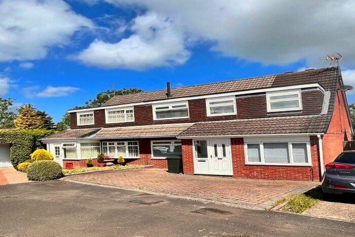 5 Bedroom Semi-Detached House To Rent In Hersham Close, Newcastle Upon Tyne, NE3