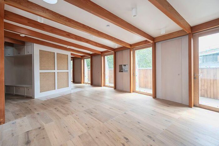 1 Bedroom Flat To Rent In Mare Street, Hackney, London, E8