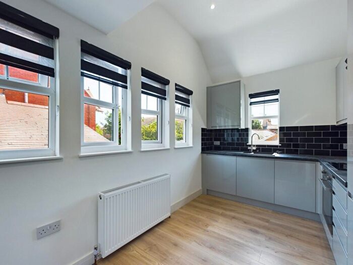 2 Bedroom Flat To Rent In Heene Road, Worthing, BN11