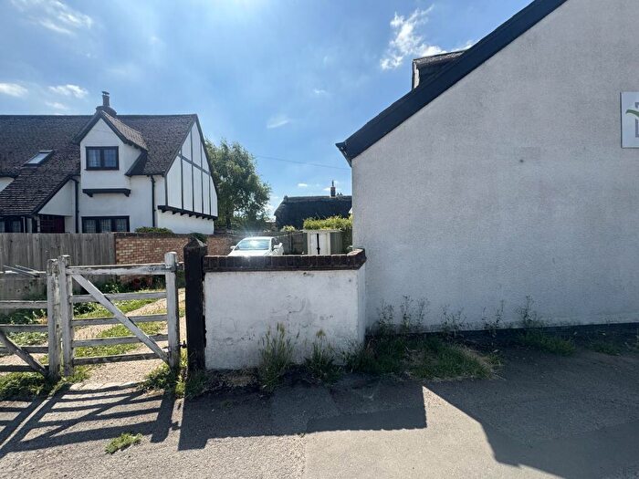 2 Bedroom Flat To Rent In Risborough Road, Stoke Mandeville, Aylesbury, HP22