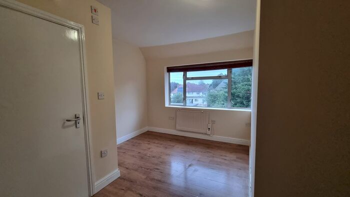Studio To Rent In Nutfield Road, London, NW2