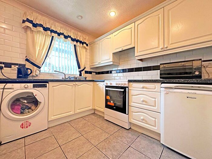 2 Bedroom Bungalow For Sale In Brookfield Way, Tipton, DY4