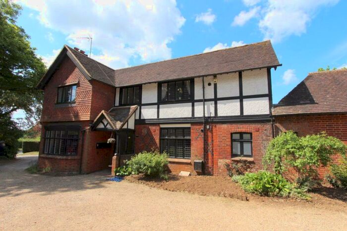 Studio To Rent In Village Of Wing, LU7