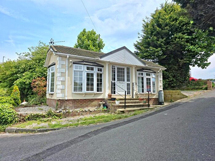 1 Bedroom Park Home For Sale In Mount Pleasant, Ramsgate, CT12