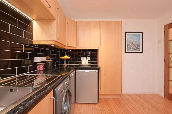 1 Bedroom Flat For Sale In Hopetoun Crescent, Broughton, Edinburgh, EH7
